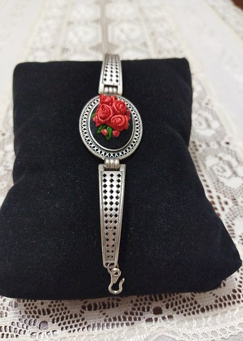Nakışlı Kırmızı Gül Detaylı Kadın Bileklik - Görsel 4