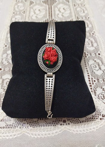 Nakışlı Kırmızı Gül Detaylı Kadın Bileklik - Görsel 2