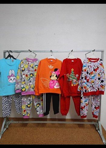 Çocuklar için renkli karakterli pijama takımları - Görsel 9