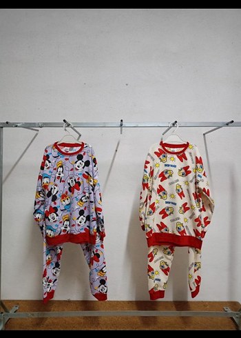 Çocuklar için renkli karakterli pijama takımları - Görsel 20