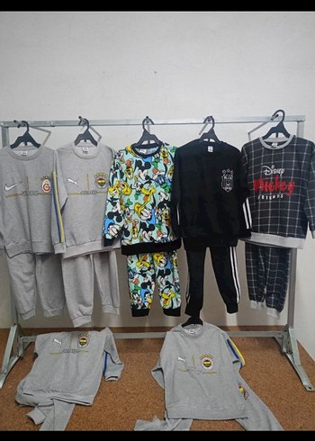 Çocuklar için renkli karakterli pijama takımları - Görsel 17