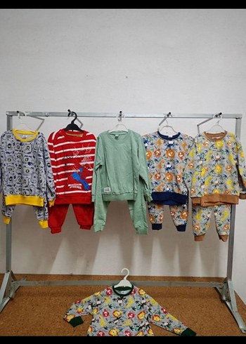 Çocuklar için renkli karakterli pijama takımları - Görsel 10
