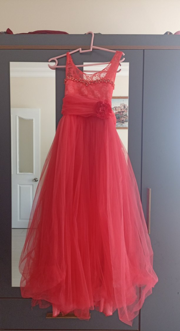 Kırmızı Drapeli Uzun Abiye Elbise - Görsel 2