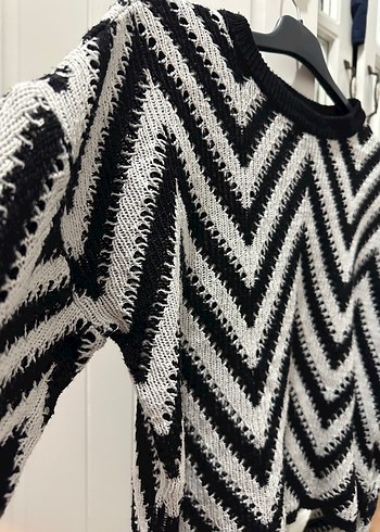 Gri Zebra Desenli Triko Kadın Kazak - Görsel 2