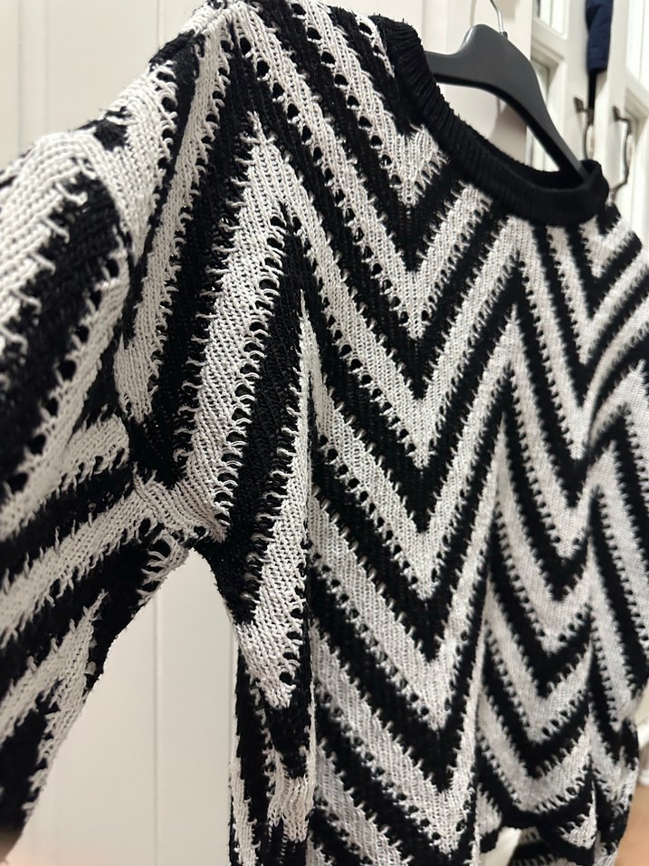 Gri Zebra Desenli Triko Kadın Kazak - Görsel 2