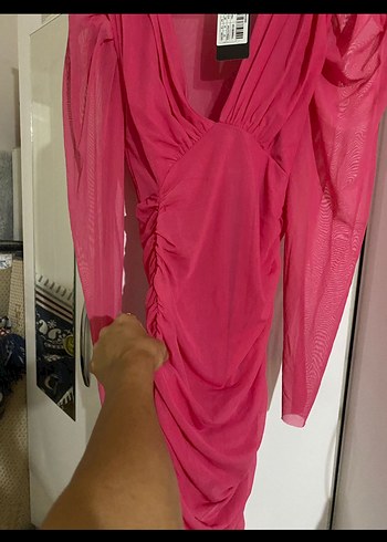 Pembe Drapeli Mini V Yaka Elbise - Görsel 3