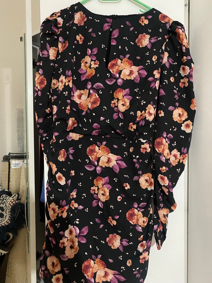 Çiçek Desenli Mini Drapeli Elbise - Görsel 3