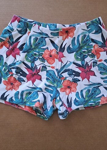 Zara Kids Collection, çiçek desenli şort