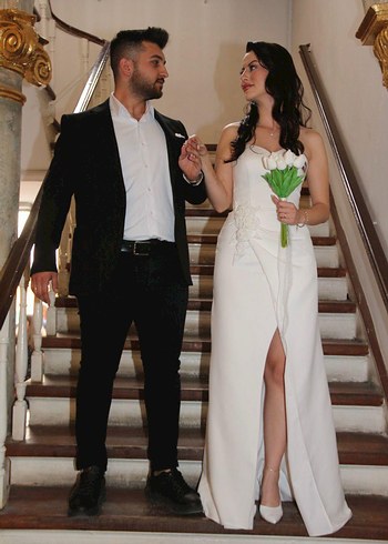 Uzun Beyaz Strappy A Kesim Gelinlik