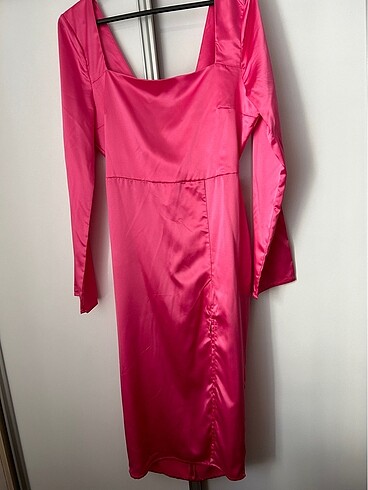 pembe elbise