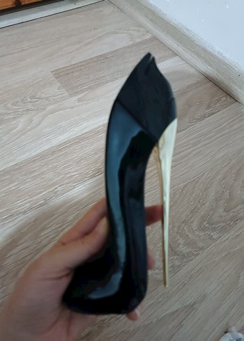 Carolina Herrera Good Girl Kadın Parfümü - Görsel 2