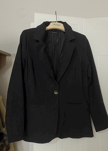 Siyah Düğmeli Kadın Blazer Ceket