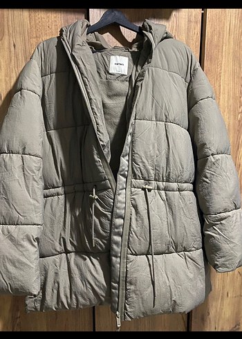 Haki Kapüşonlu Kemerli Kadın Kışlık Mont - Görsel 3