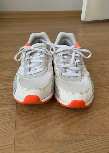Adidas Beyaz Adidas Bağcıklı Spor Ayakkabı