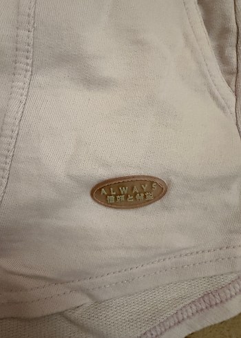 Bershka Beyaz Rahat Kesim Mini Şort