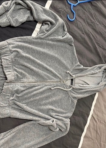 Gri Fermuarlı Kısa Sweatshirt - Görsel 2