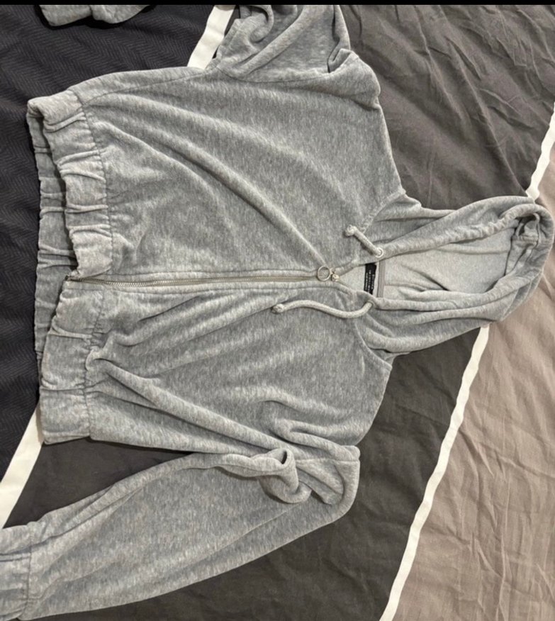 Gri Fermuarlı Kısa Sweatshirt - Görsel 4