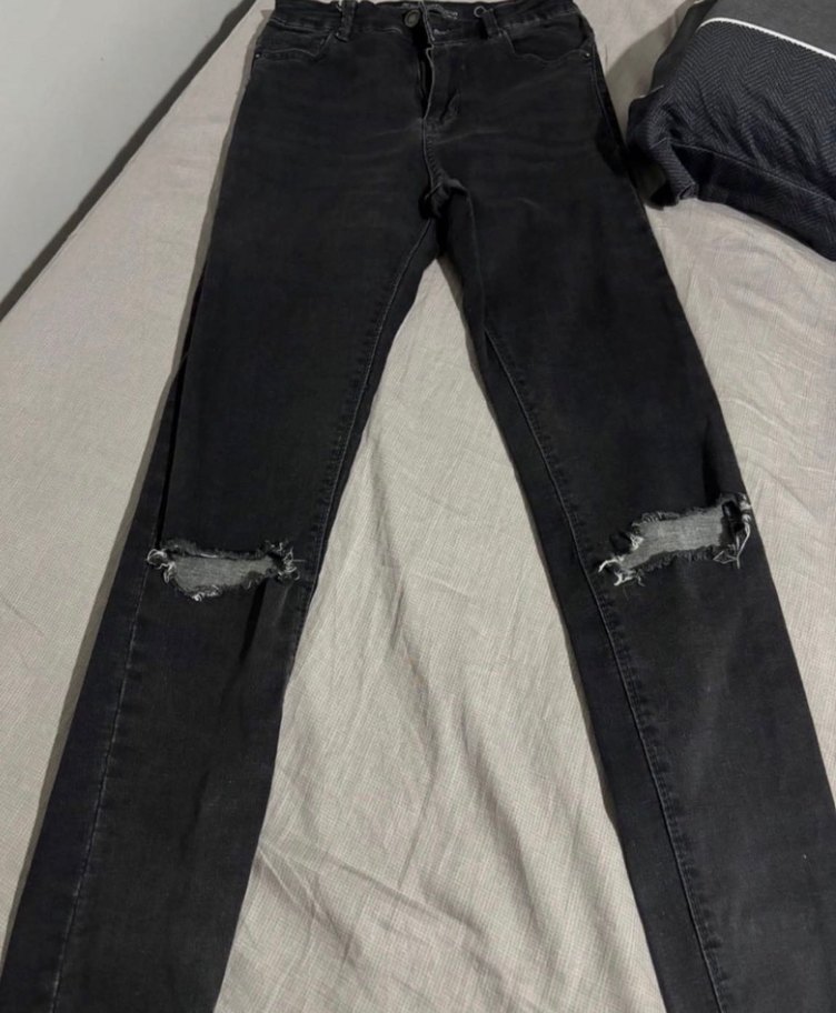 Siyah Yırtık Detaylı Kadın Kot Pantolon - Görsel 3