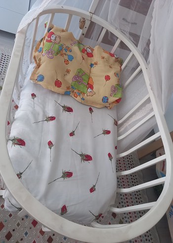 Ikea Beyaz Ahşap Bebek Beşiği