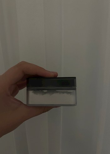  Beden Huda Beauty Loose Powder Sugar Cookie