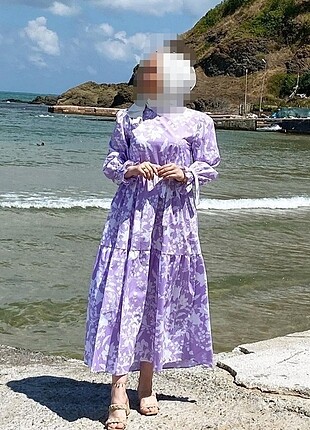 Lila beyaz çiçekli elbise