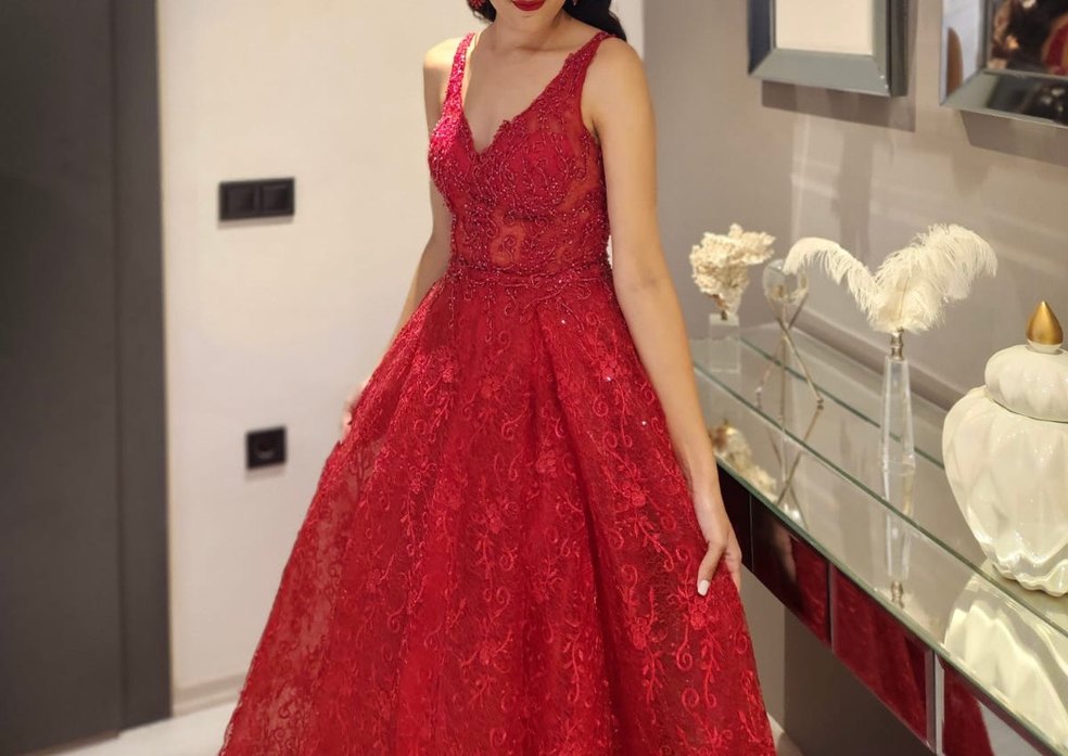 Parlak Kırmızı V Yakalı Kınalık - Görsel 2