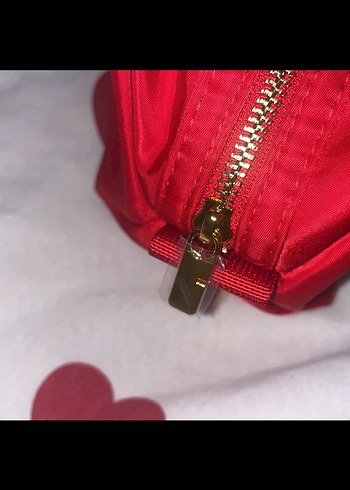 Burberry burberry Parlak Kırmızı Makyaj Çantası