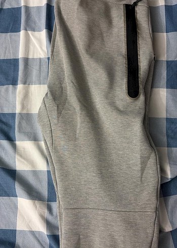 Nike Gri Tech Fleece Eşofman Altı - Görsel 3