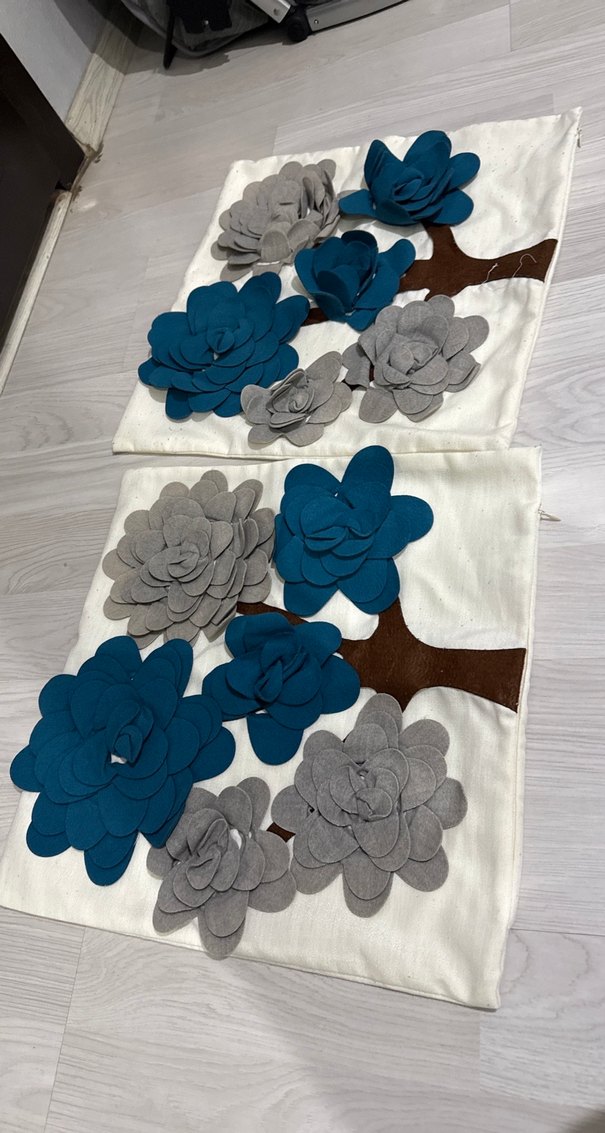 Mavi ve Gri Çiçek Desenli Modern yastık kılıfı - Görsel 3