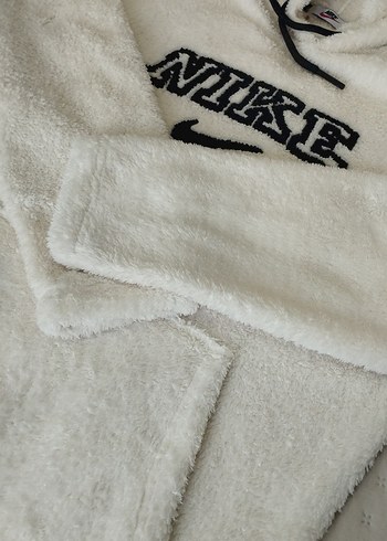 Nike Beyaz Kapüşonlu Kadın Sweatshirt - Görsel 3