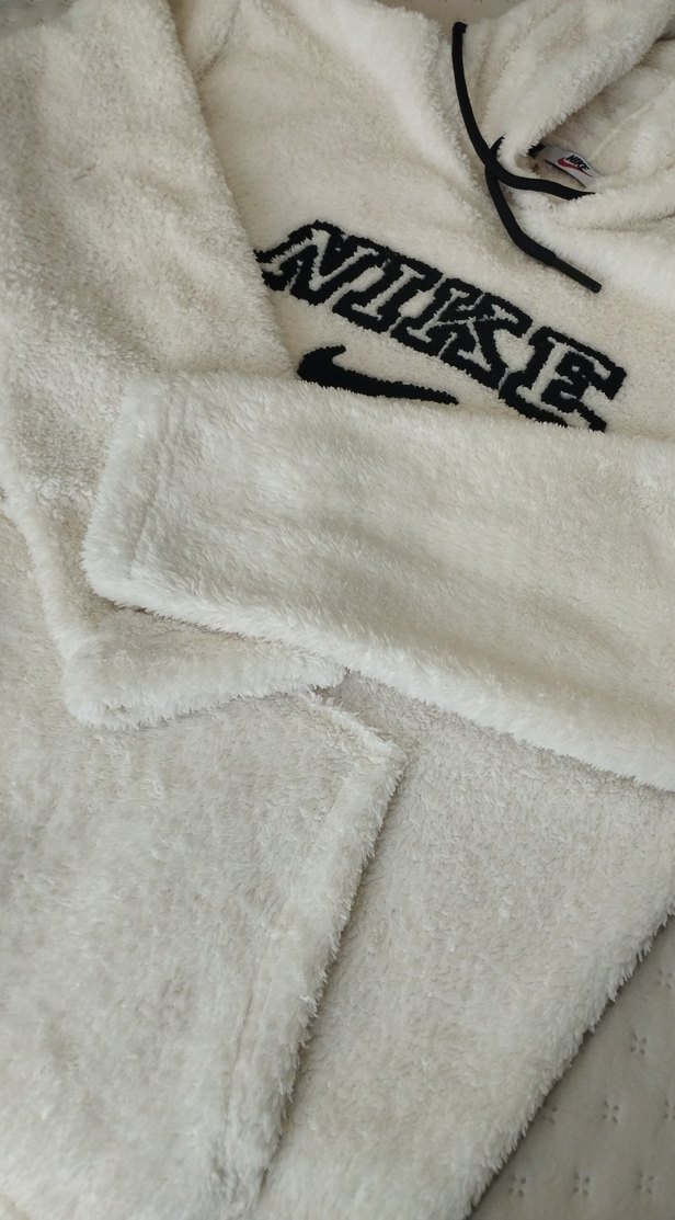 Nike Beyaz Kapüşonlu Kadın Sweatshirt - Görsel 3