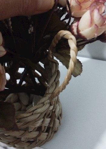 Bej Hasır Sepette Dekoratif Çiçekler - Görsel 3