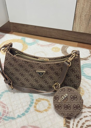 Guess Guess Kahverengi Desenli Kadın Omuz Çantası