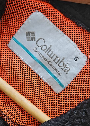 Columbia İnce Siyah Yelek - Görsel 3