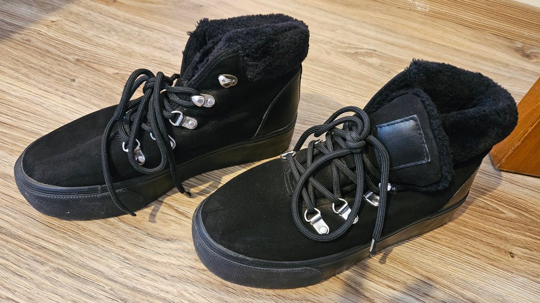 Siyah Süet Tüylü Kalın Topuklu Bot - Görsel 2