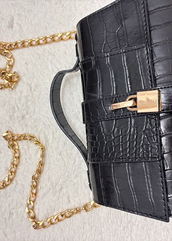 Klasik Siyah Deri Tokalı Kadın Çanta - Görsel 2