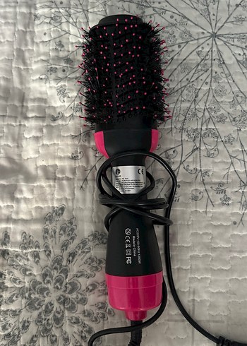 Pembe Renkli Saç Şekillendirici Fırça