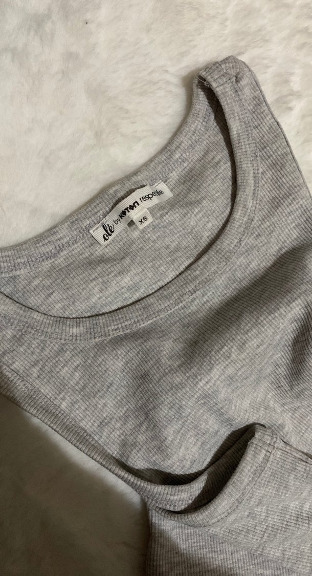 Gri Yüksek Yakalı Kolsuz Kadın Atlet - Görsel 3