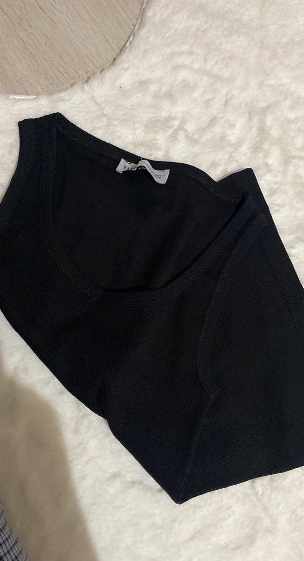 Siyah V Yaka Pamuklu Kadın Atlet - Görsel 2