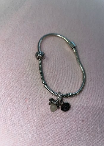 Pandora Ağustos  Böcek Charm Karanlıkta taş yeşil renk yanıyor - Görsel 6