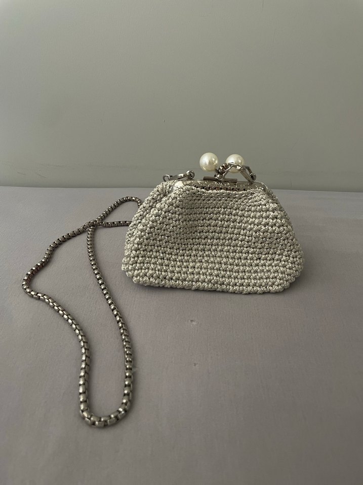 Gri Zincir Detaylı Örgü Kadın Portföy Çanta - Görsel 2