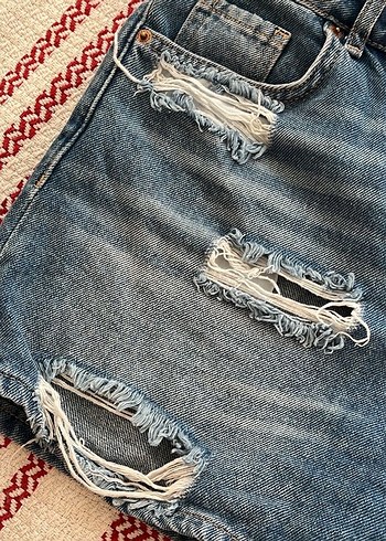 s Beden Düğmeli Nakışlı Mavi Mini Denim Şort