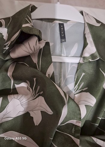 Haki Kamuflaj Desenli bluz ve deri etek - Görsel 6