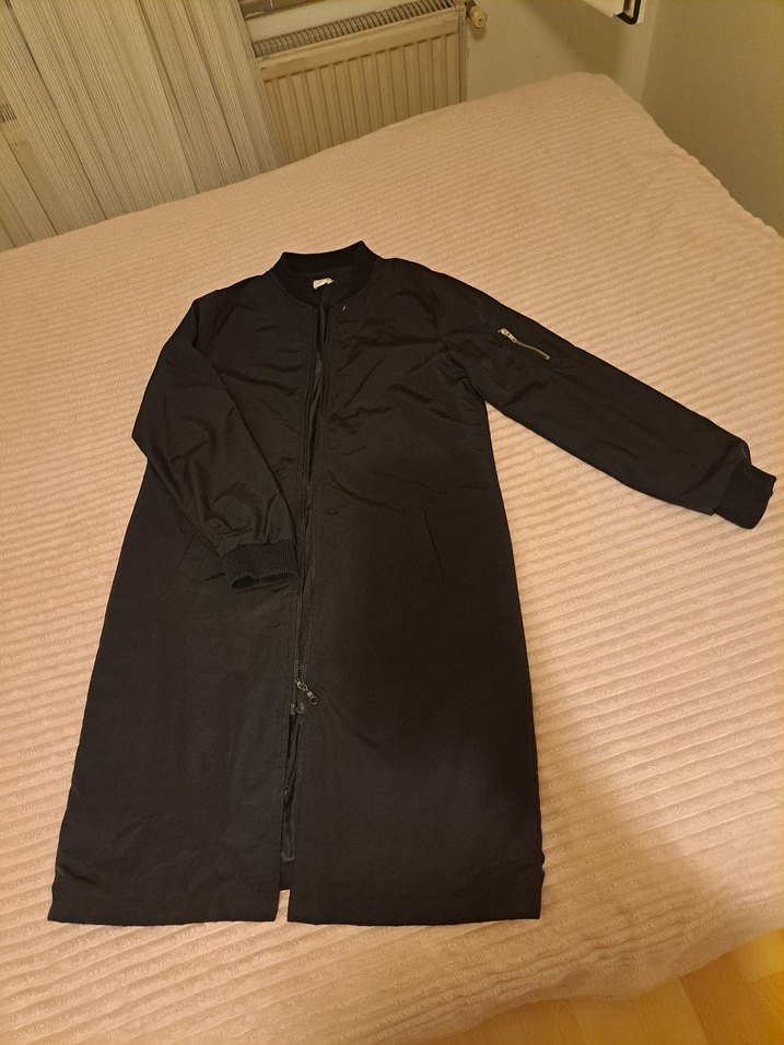 Kadın siyah yağmurluk - Görsel 2