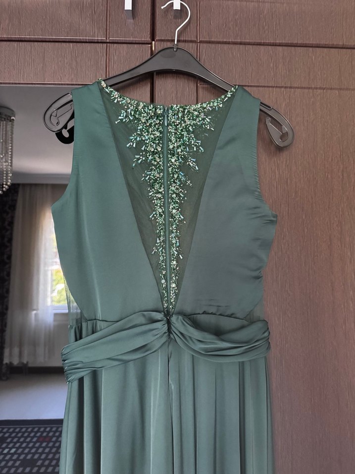 Yuvarlak Yakalı Uzun Yeşil Abiye Elbise - Görsel 4