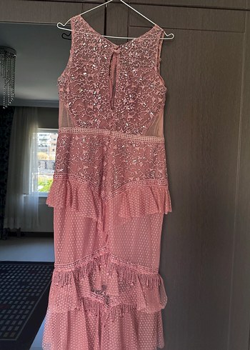 Pembe Parlak Uzun Fırfırlı Abiye Elbise - Görsel 4