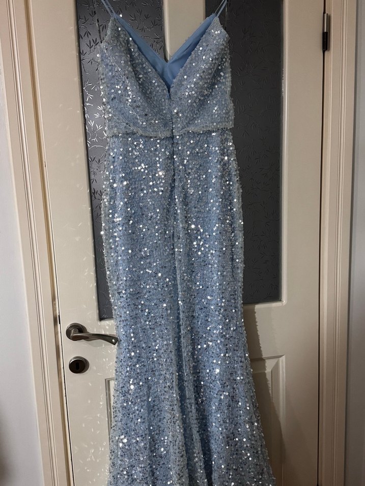 Maxra Govanna Boncuk İşlemeli Uzun V Yaka Kadın Abiye Elbise - Görsel 3