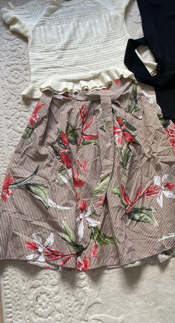 Beyaz Pilili Mini Hamile Eteği - Görsel 2