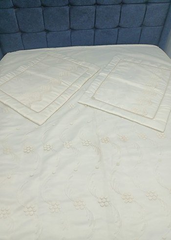 Nakışlı Beyaz Yatak Örtüsü - Görsel 3