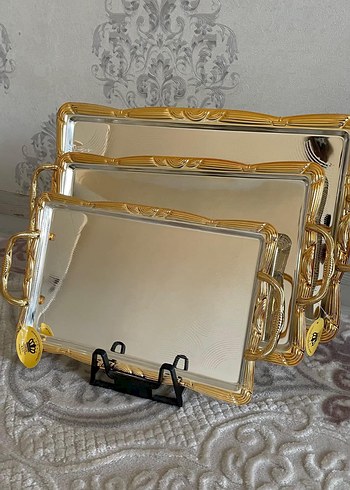 Altın Renkli Parlak Metal Tepsi Seti